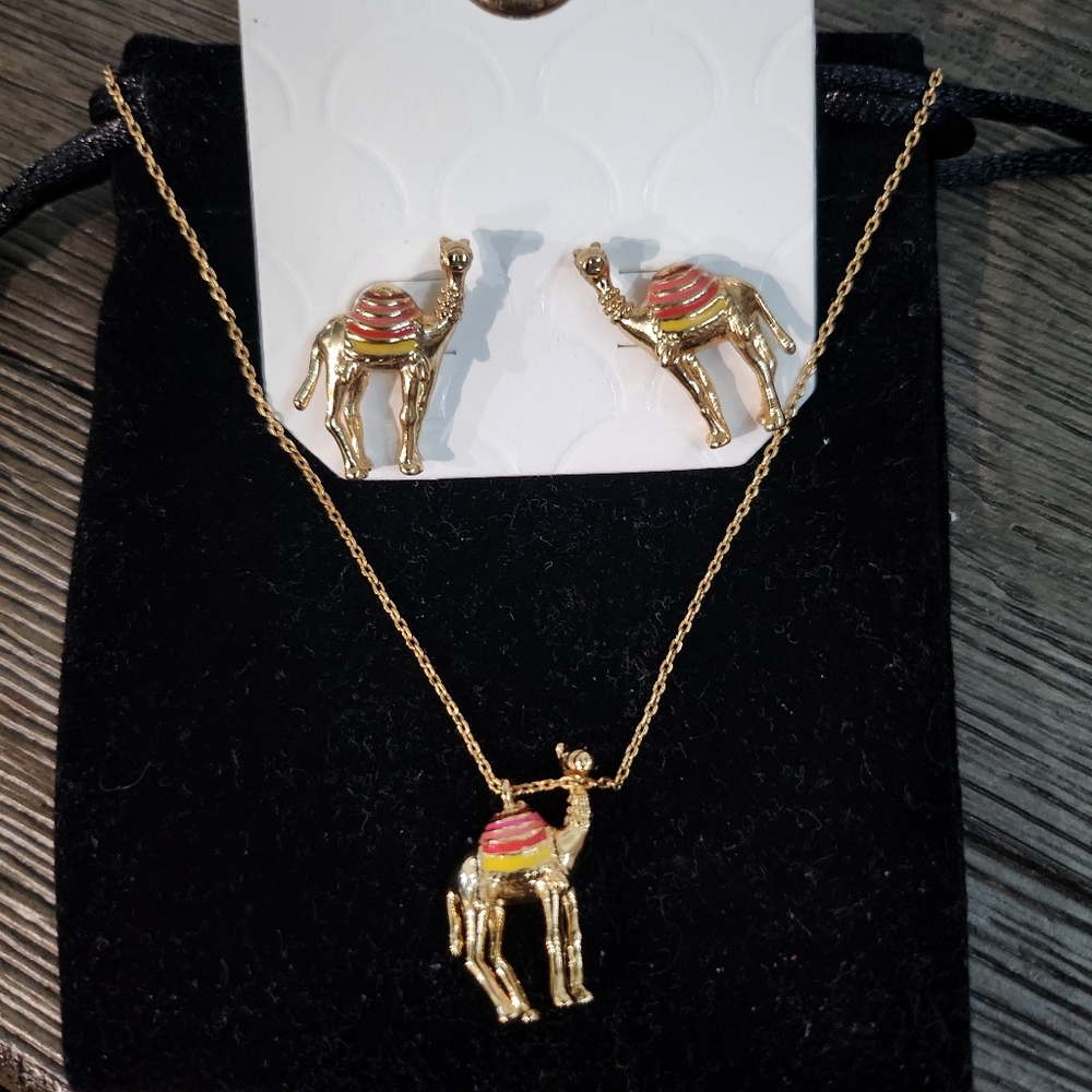 Kate Spade Camel Stud Earrings with Necklace - Picture 8 of 16